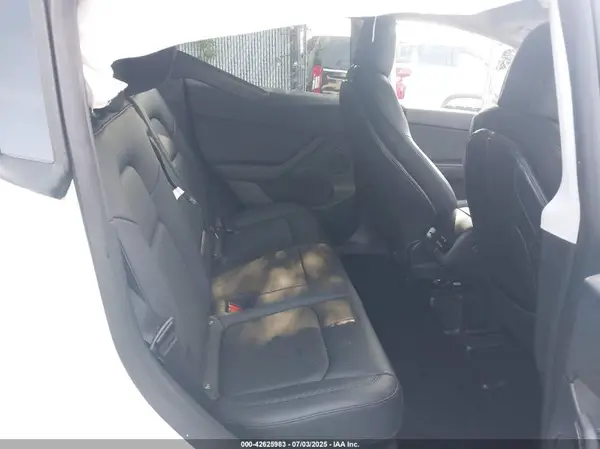 7SAYGDEE2NF431316 2022 TESLA MODEL Y - Image 8