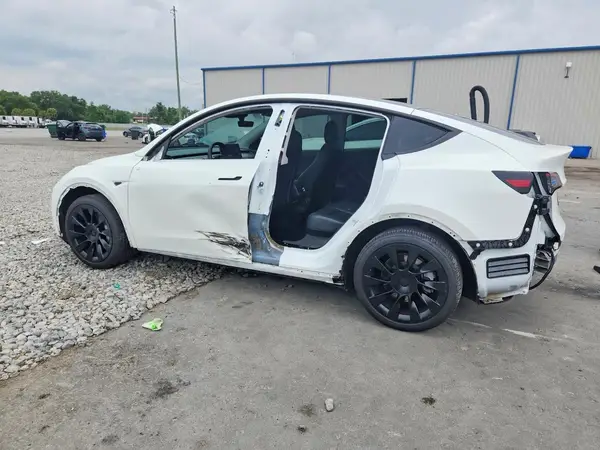 7SAYGDEE2NF433616 2022 TESLA MODEL Y - Image 2