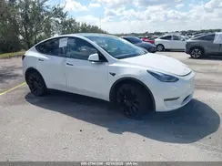 7SAYGDEE2NF435303 2022 TESLA MODEL Y