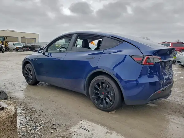 7SAYGDEE2NF437584 2022 TESLA MODEL Y - Image 2