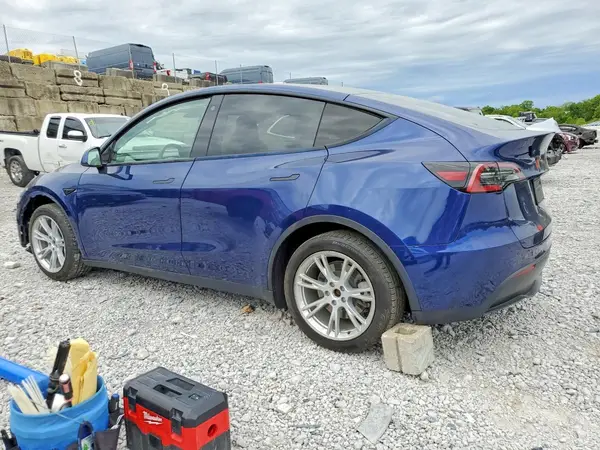 7SAYGDEE2NF439402 2022 TESLA MODEL Y - Image 2