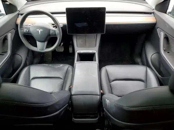 7SAYGDEE2NF439402 2022 TESLA MODEL Y - Image 8