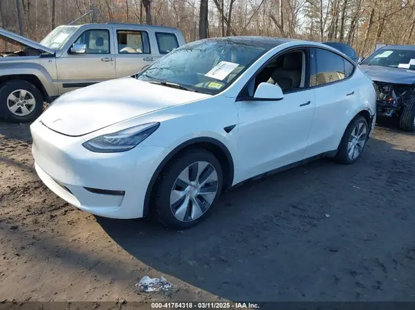 7SAYGDEE2NF440999 2022 TESLA MODEL Y - Image 2