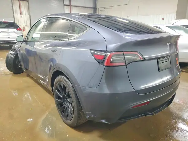 7SAYGDEE2NF441148 2022 TESLA MODEL Y - Image 2