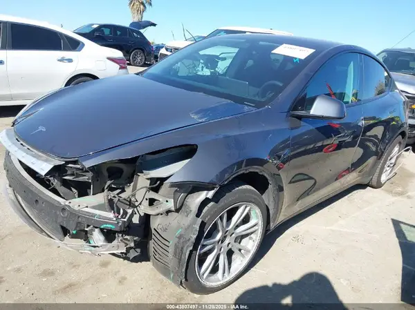 7SAYGDEE2NF441537 2022 TESLA MODEL Y - Image 2