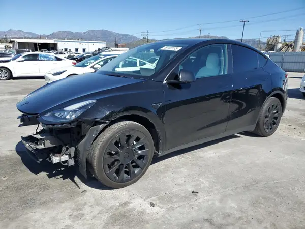 7SAYGDEE2NF442073 2022 TESLA MODEL Y - Image 1