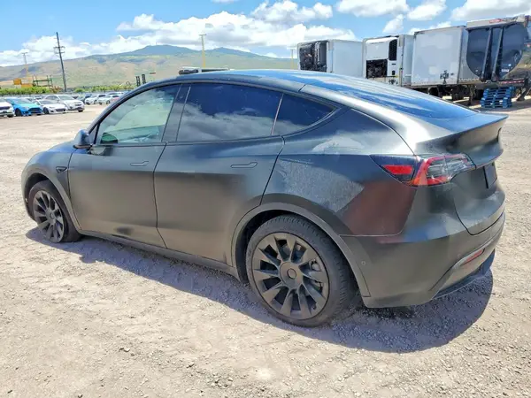 7SAYGDEE2NF445815 2022 TESLA MODEL Y - Image 2