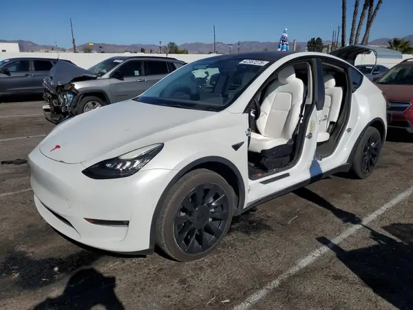 7SAYGDEE2NF446320 2022 TESLA MODEL Y - Image 1