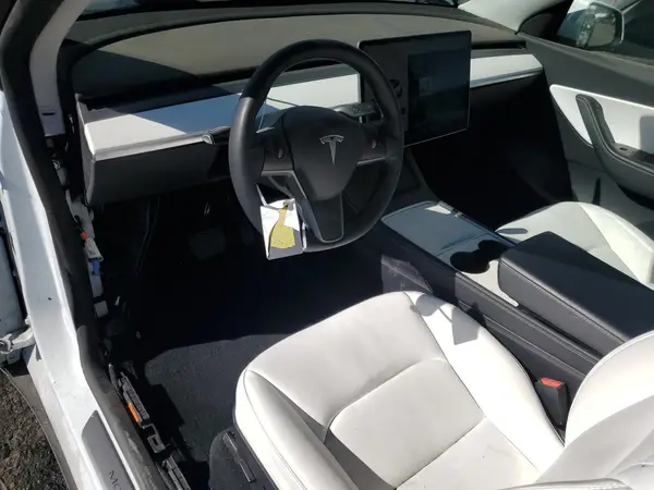 7SAYGDEE2NF446320 2022 TESLA MODEL Y - Image 8