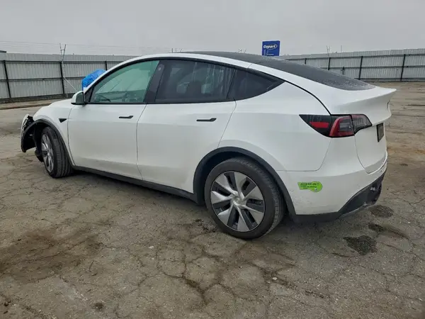 7SAYGDEE2NF449802 2022 TESLA MODEL Y - Image 2