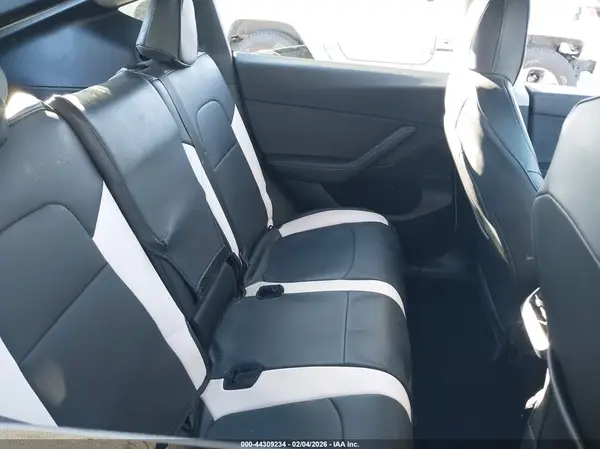 7SAYGDEE2NF450206 2022 TESLA MODEL Y - Image 8