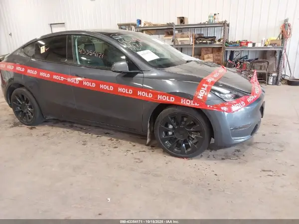 7SAYGDEE2NF458287 2022 TESLA MODEL Y - Image 1