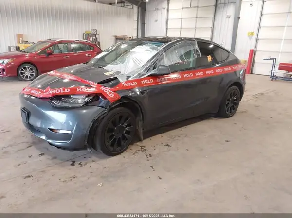 7SAYGDEE2NF458287 2022 TESLA MODEL Y - Image 2