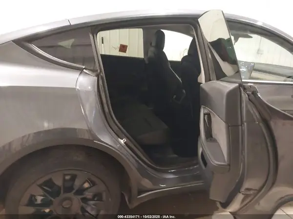 7SAYGDEE2NF458287 2022 TESLA MODEL Y - Image 8