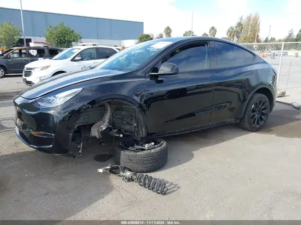 7SAYGDEE2NF458337 2022 TESLA MODEL Y - Image 2