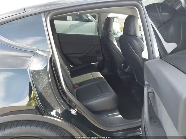 7SAYGDEE2NF458337 2022 TESLA MODEL Y - Image 8