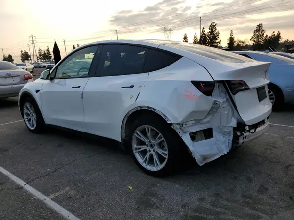 7SAYGDEE2NF459827 2022 TESLA MODEL Y - Image 2