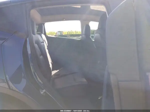 7SAYGDEE2NF459875 2022 TESLA MODEL Y - Image 8