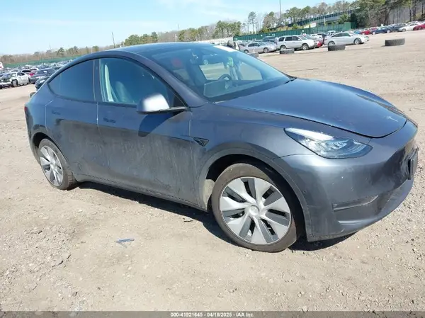 7SAYGDEE2NF460945 2022 TESLA MODEL Y - Image 1