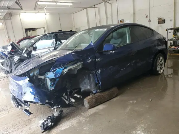 7SAYGDEE2NF462159 2022 TESLA MODEL Y - Image 1