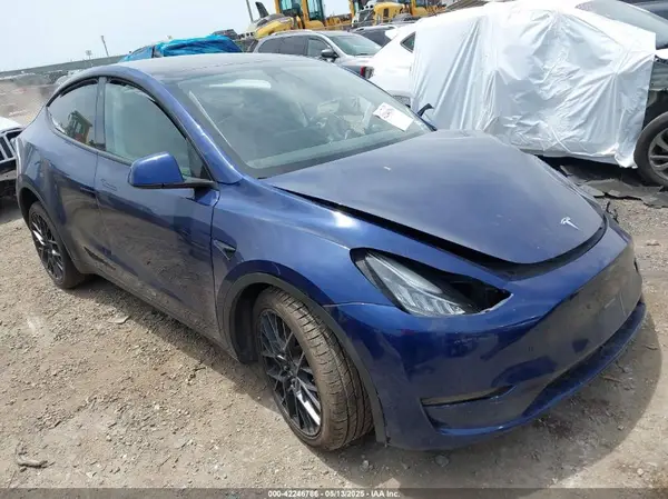 7SAYGDEE2NF480161 2022 TESLA MODEL Y - Image 1