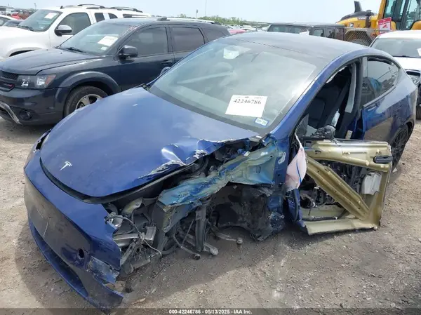 7SAYGDEE2NF480161 2022 TESLA MODEL Y - Image 2