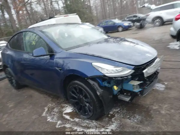 7SAYGDEE2NF480354 2022 TESLA MODEL Y - Image 1