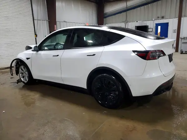 7SAYGDEE2NF489328 2022 TESLA MODEL Y - Image 2