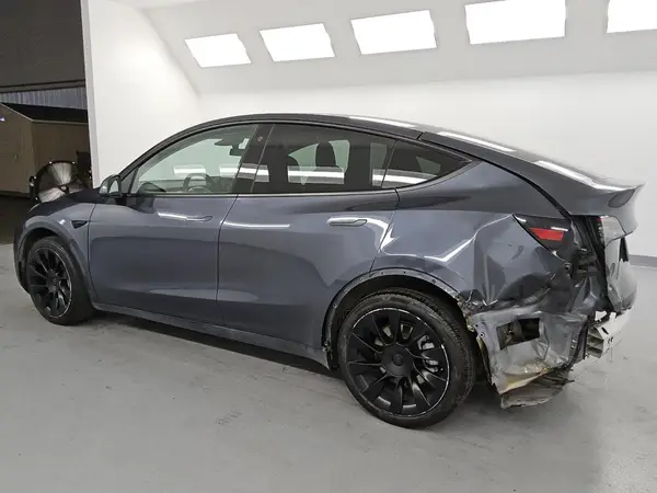 7SAYGDEE2NF495436 2022 TESLA MODEL Y - Image 2