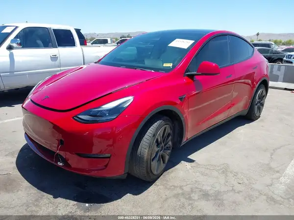 7SAYGDEE2NF546563 2022 TESLA MODEL Y - Image 2