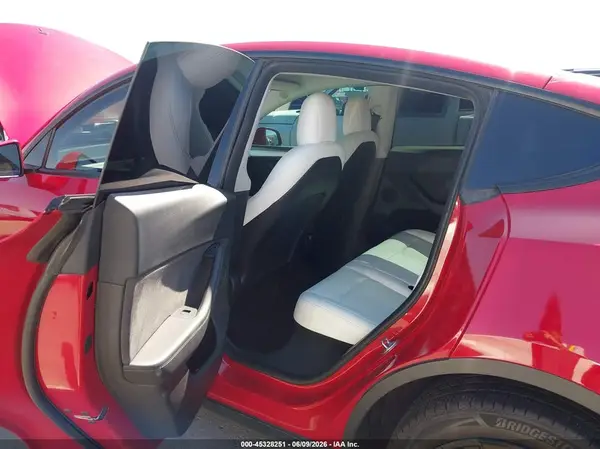 7SAYGDEE2NF546563 2022 TESLA MODEL Y - Image 8
