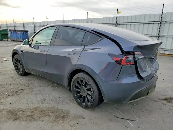 7SAYGDEE2NF552590 2022 TESLA MODEL Y - Image 2