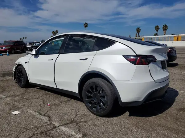 7SAYGDEE2NF553559 2022 TESLA MODEL Y - Image 2