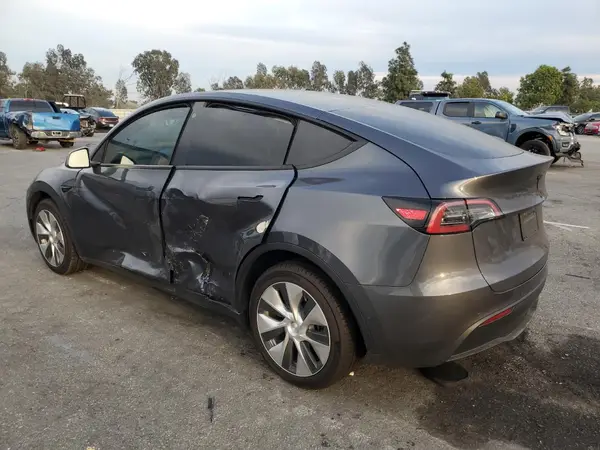 7SAYGDEE2NF555120 2022 TESLA MODEL Y - Image 2