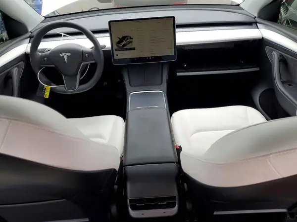 7SAYGDEE2NF556073 2022 TESLA MODEL Y - Image 8