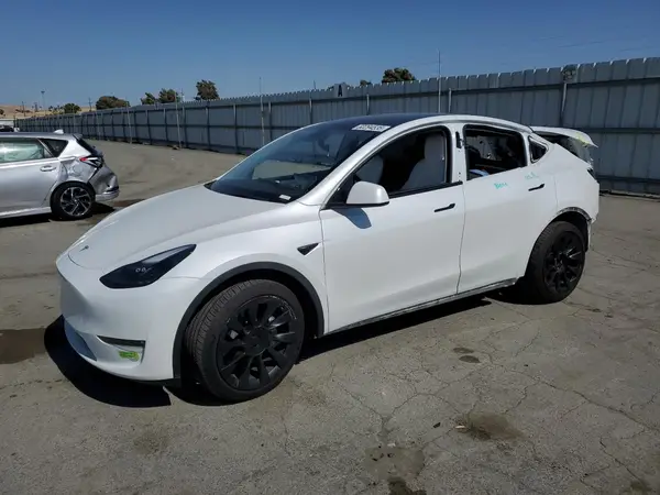 7SAYGDEE2NF561578 2022 TESLA MODEL Y - Image 1