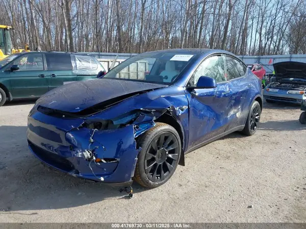 7SAYGDEE2NF562990 2022 TESLA MODEL Y - Image 2