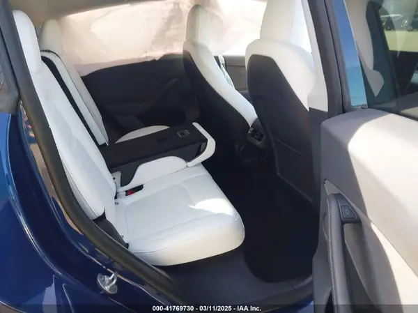 7SAYGDEE2NF562990 2022 TESLA MODEL Y - Image 8