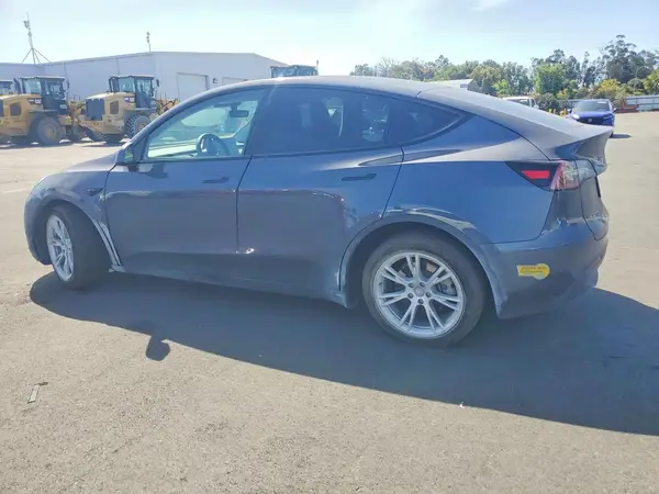 7SAYGDEE2NF571852 2022 TESLA MODEL Y - Image 2