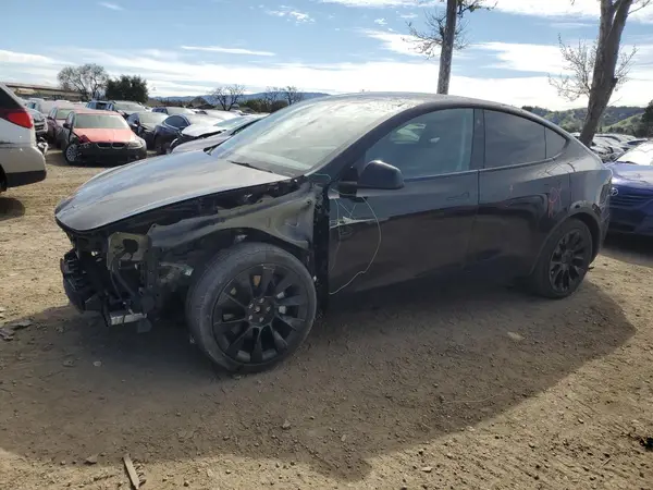 7SAYGDEE2NF575433 2022 TESLA MODEL Y - Image 1