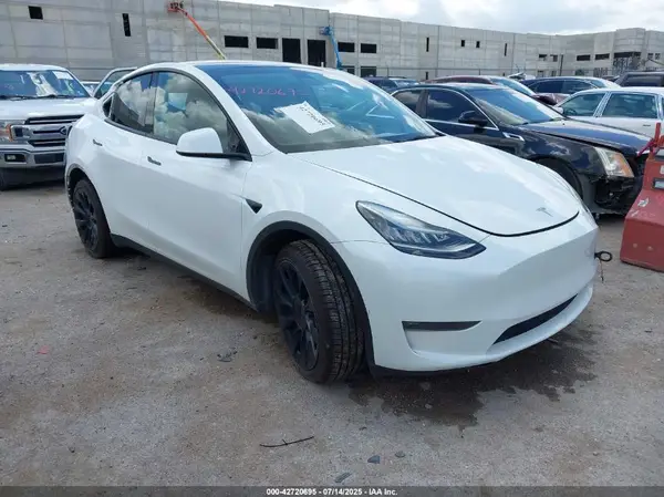 7SAYGDEE2PA032311 2023 TESLA MODEL Y - Image 1