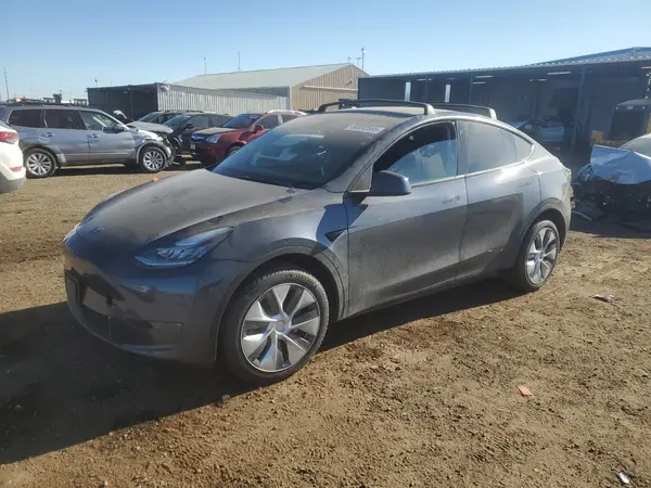 7SAYGDEE2PA032938 2023 TESLA MODEL Y - Image 1