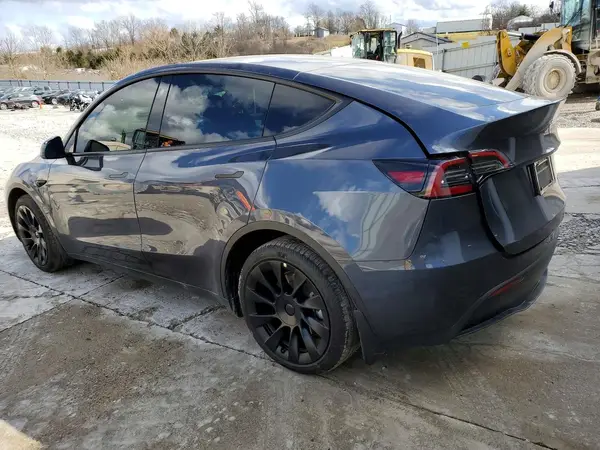 7SAYGDEE2PA034897 2023 TESLA MODEL Y - Image 2