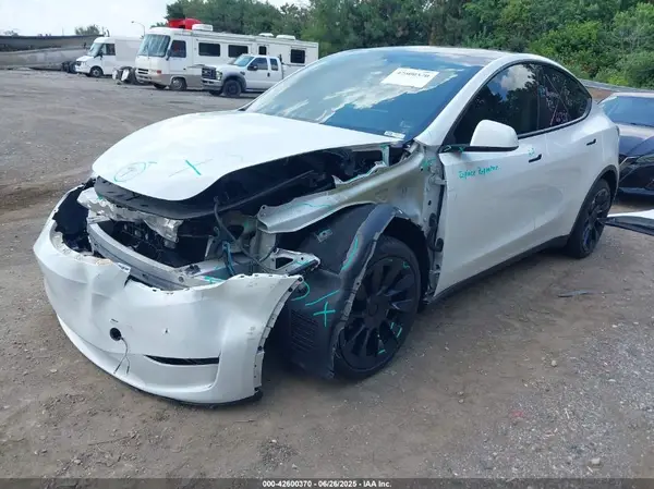 7SAYGDEE2PA035662 2023 TESLA MODEL Y - Image 2