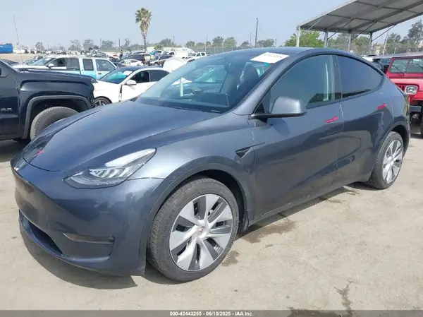 7SAYGDEE2PA042496 2023 TESLA MODEL Y - Image 2