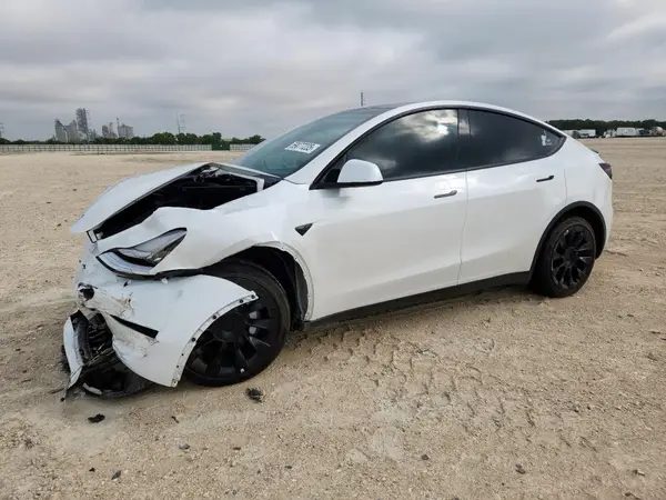 7SAYGDEE2PA047276 2023 TESLA MODEL Y - Image 1