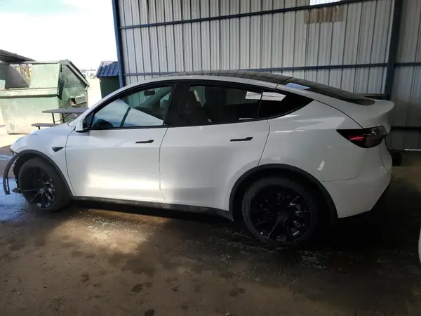 7SAYGDEE2PA050503 2023 TESLA MODEL Y - Image 2