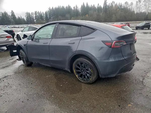 7SAYGDEE2PA058200 2023 TESLA MODEL Y - Image 2