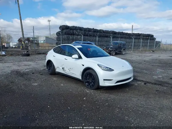 7SAYGDEE2PA059668 2023 TESLA MODEL Y - Image 1