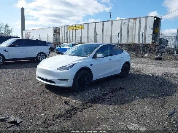 7SAYGDEE2PA059668 2023 TESLA MODEL Y - Image 2